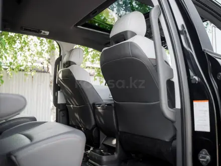 Toyota Sienna 2022 года за 22 000 000 тг. в Алматы – фото 36