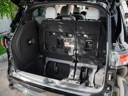 Toyota Sienna 2022 года за 22 000 000 тг. в Алматы – фото 38