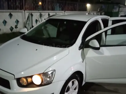 Chevrolet Aveo 2013 года за 3 000 000 тг. в Павлодар – фото 2