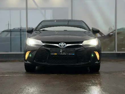 Toyota Camry 2015 года за 12 000 000 тг. в Уральск – фото 2