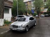 Mercedes-Benz E 320 1997 годаүшін4 300 000 тг. в Караганда – фото 3