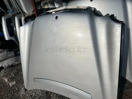 Капот Mercedes-Benz w210 рестайлинг (и до рест) за 40 000 тг. в Шымкент – фото 14