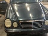 Капот Mercedes-Benz w210 рестайлинг (и до рест) за 40 000 тг. в Шымкент – фото 4