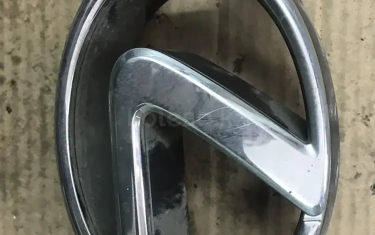 Фирменная эмблема Lexus на решетку радиатора.үшін5 000 тг. в Алматы