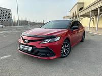 Toyota Camry 2021 года за 16 000 000 тг. в Атырау