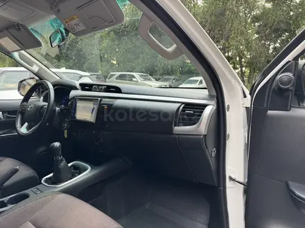 Toyota Hilux 2017 года за 13 400 000 тг. в Алматы – фото 4