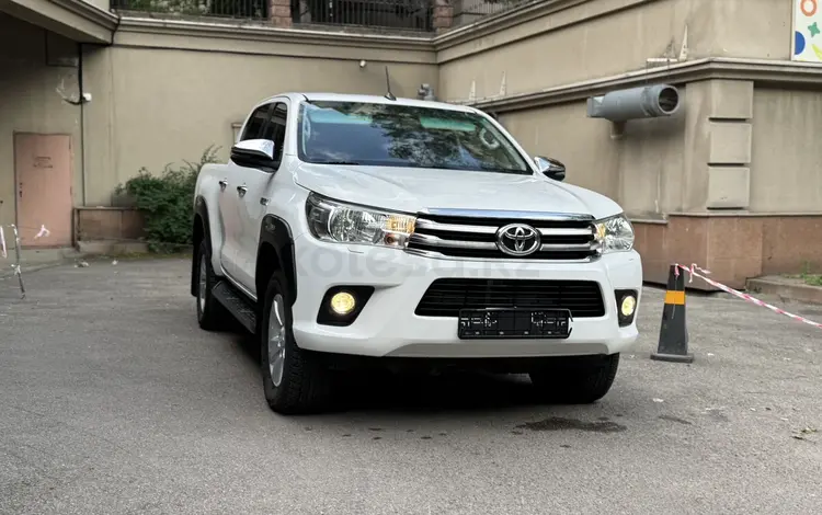 Toyota Hilux 2017 года за 13 400 000 тг. в Алматы