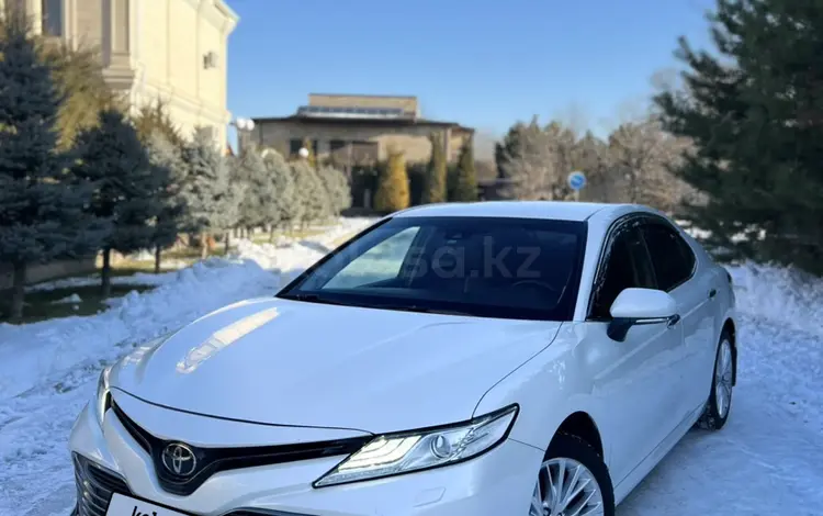 Toyota Camry 2020 года за 15 300 000 тг. в Шымкент