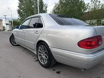 Mercedes-Benz E 320 1998 года за 4 000 000 тг. в Астана – фото 11