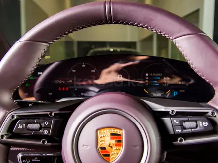 Porsche Taycan 2023 года за 64 500 000 тг. в Астана – фото 15