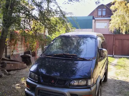 Mitsubishi Delica 2001 года за 4 000 000 тг. в Алматы