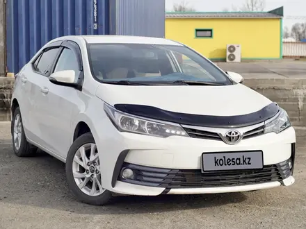 Toyota Corolla 2017 года за 8 700 000 тг. в Семей