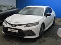 Toyota Camry 2018 годаүшін8 930 100 тг. в Актобе – фото 3