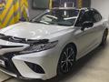 Toyota Camry 2020 года за 20 500 000 тг. в Актобе – фото 3