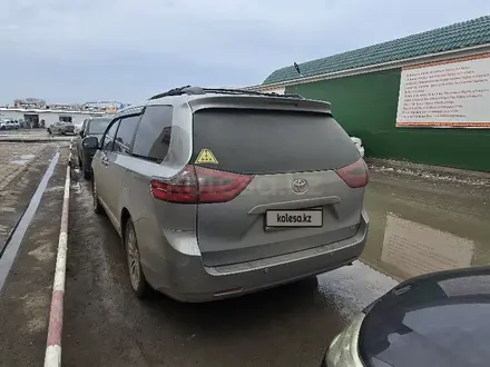 Toyota Sienna 2016 года за 15 000 000 тг. в Атырау – фото 4