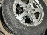 Диски с шинами 215/65 R16 Bridgestone Blizzak Revo GZүшін120 000 тг. в Шымкент