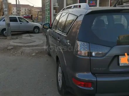 Mitsubishi Outlander 2010 года за 3 900 000 тг. в Атырау – фото 2