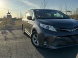 Toyota Sienna 2018 года за 15 500 000 тг. в Актобе – фото 4