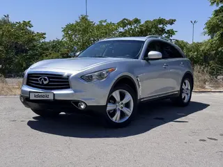 Infiniti FX35, 2012