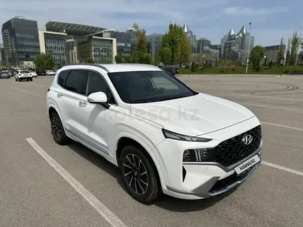 Hyundai Santa Fe 2021 года за 16 600 000 тг. в Алматы