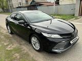 Toyota Camry 2020 года за 17 000 000 тг. в Алматы – фото 3