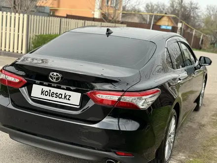 Toyota Camry 2020 года за 16 200 000 тг. в Алматы – фото 8