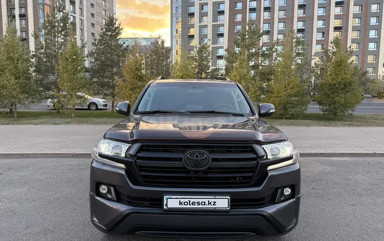 Toyota Land Cruiser 2017 года за 24 000 000 тг. в Астана