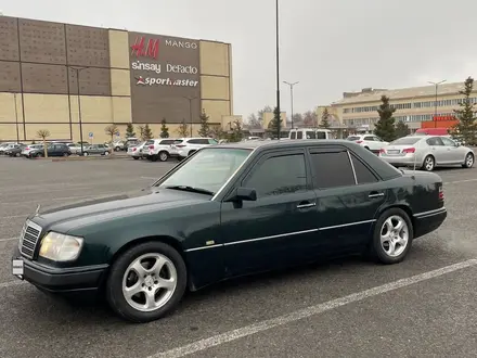 Mercedes-Benz E 220 1995 года за 2 700 000 тг. в Тараз – фото 4