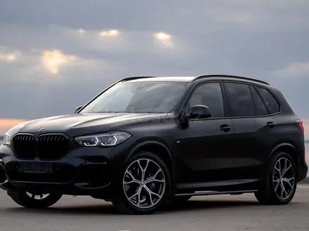 BMW X5 2021 года за 40 000 000 тг. в Астана