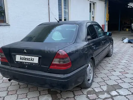 Mercedes-Benz C 220 1995 года за 1 400 000 тг. в Алматы