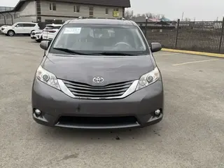 Toyota Sienna, 2013