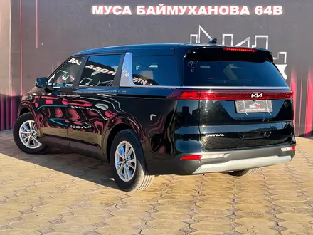 Kia Carnival 2022 года за 22 000 000 тг. в Атырау – фото 9