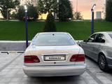 Mercedes-Benz E 230 1997 года за 2 150 000 тг. в Шымкент – фото 2
