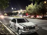 Mercedes-Benz E 230 1997 года за 2 150 000 тг. в Шымкент