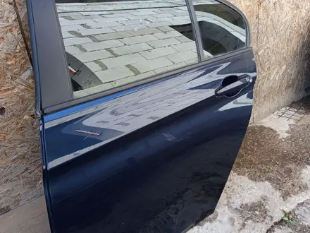 BMW f30 дверь задняя левая за 20 000 тг. в Астана