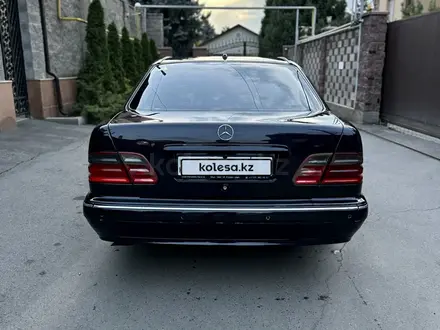 Mercedes-Benz E 320 2000 года за 4 000 000 тг. в Алматы – фото 4