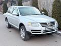 Volkswagen Touareg 2003 года за 3 950 000 тг. в Алматы – фото 18