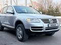 Volkswagen Touareg 2003 года за 3 950 000 тг. в Алматы – фото 25