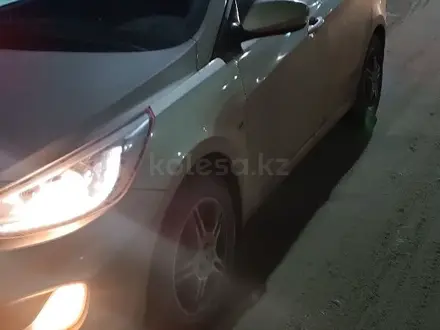 Hyundai Accent 2013 года за 5 800 000 тг. в Караганда – фото 2