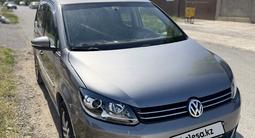 Volkswagen Touran 2011 года за 3 500 000 тг. в Шымкент