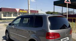Volkswagen Touran 2011 года за 3 500 000 тг. в Шымкент – фото 5