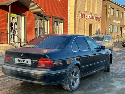 BMW 528 1999 года за 2 000 000 тг. в Актау – фото 3