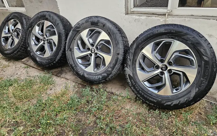235.65.17 nokian nordman с дисками Hyndai Santa fe за 300 000 тг. в Алматы
