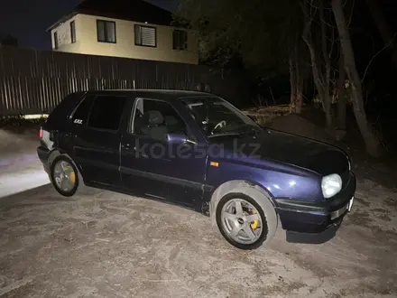 Volkswagen Golf 1994 года за 1 300 000 тг. в Уральск – фото 2
