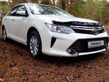 Toyota Camry 2016 года за 10 000 000 тг. в Семей – фото 2