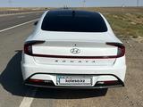 Hyundai Sonata 2023 года за 10 600 000 тг. в Жанаозен – фото 2