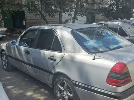 Mercedes-Benz C 200 1994 года за 1 500 000 тг. в Караганда – фото 4