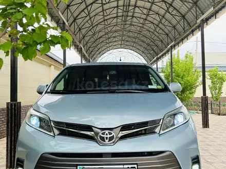 Toyota Sienna 2016 года за 15 000 000 тг. в Шымкент