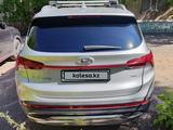 Hyundai Santa Fe 2022 года за 15 500 000 тг. в Караганда – фото 2