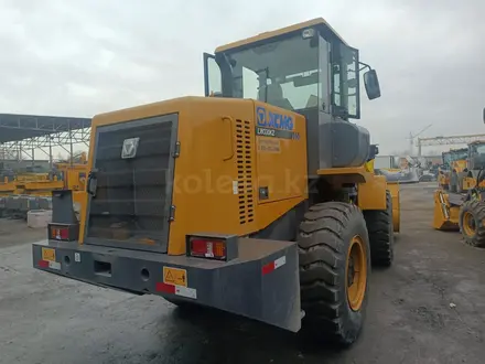 XCMG  Погрузчик фронтальный XCMG LW330KZ 2023 года в Усть-Каменогорск – фото 11